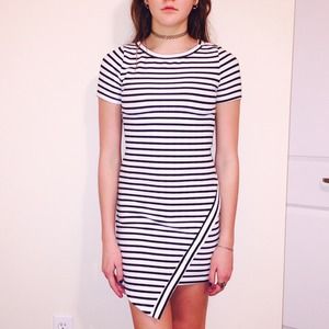 Black and white, kylie Jenner look alike dress 💛