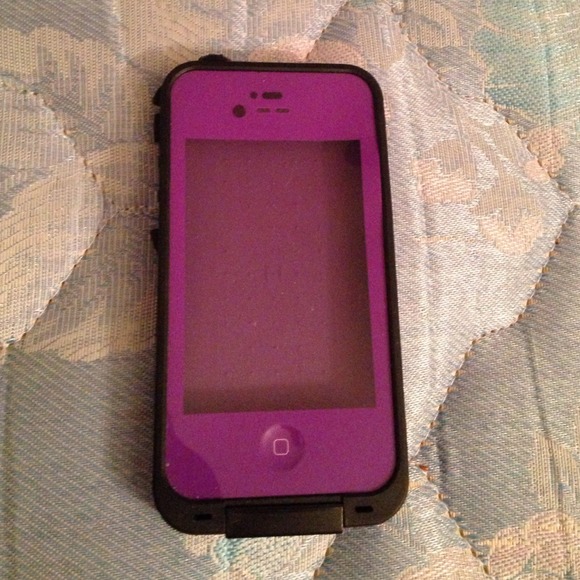 purple iPhone 4/4s life proof case