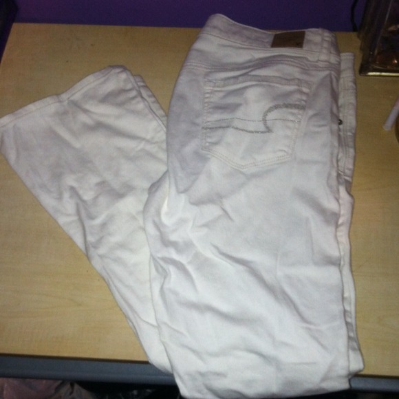 White American Eagle flare jeans