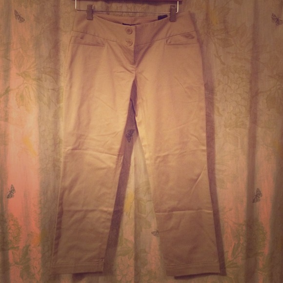 ❌SOLD❌ The Limited - Drew Fit Khaki Capris