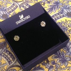Bezel set Swarovski studs. Gorgeous.