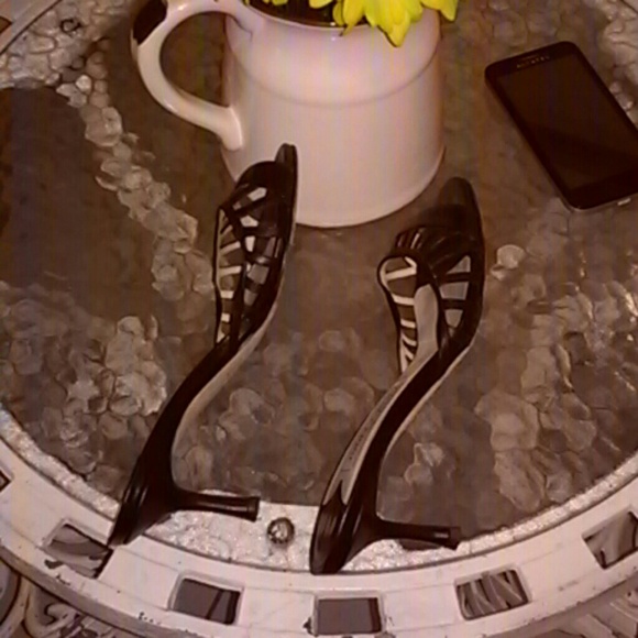 Jimmy Choo kitten heels - Picture 2 of 4