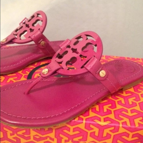 New! Tory Burch Miller Logo Flat Thong Sandal - 5 - Picture 2 of 4