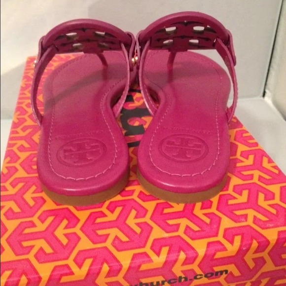 New! Tory Burch Miller Logo Flat Thong Sandal - 5 - Picture 4 of 4