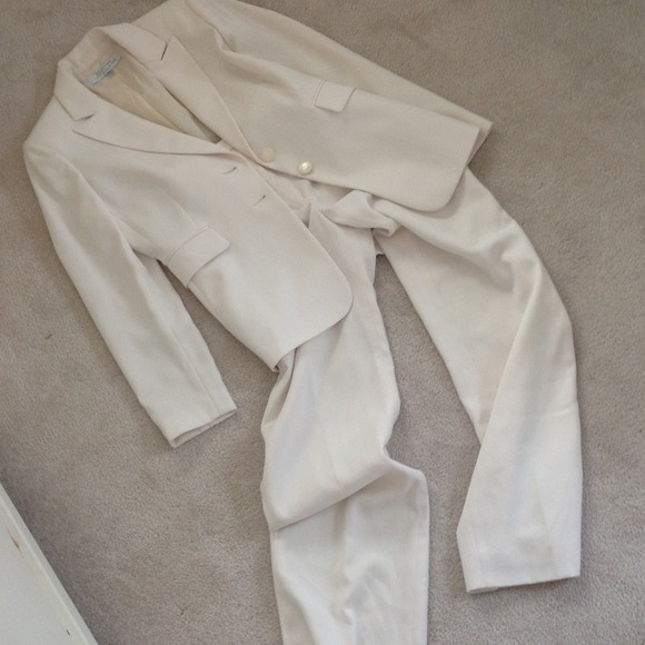 TAHARI-Classic cream iridescent pin striped suit