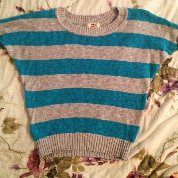 lei Tops - 🌀l.e.i. TURQUOISE & GREY SHORT SLEEVE SWEATER🌀