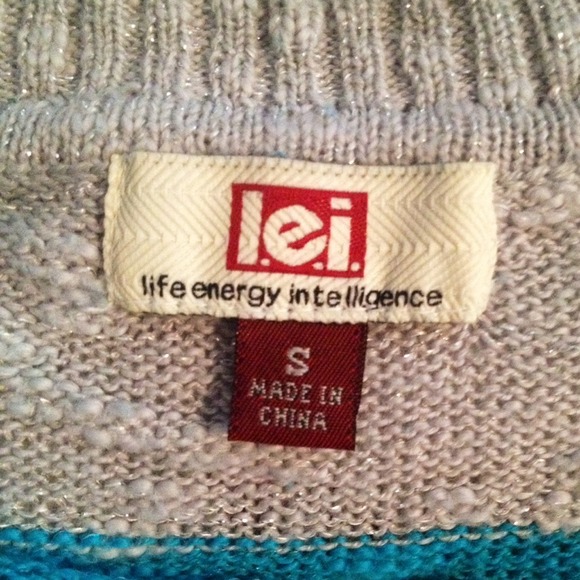 🌀l.e.i. TURQUOISE & GREY SHORT SLEEVE SWEATER🌀 - Picture 2 of 4