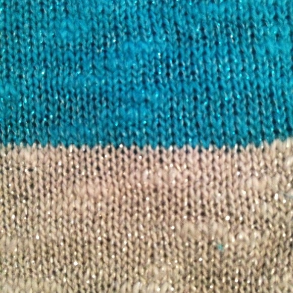 🌀l.e.i. TURQUOISE & GREY SHORT SLEEVE SWEATER🌀 - Picture 3 of 4