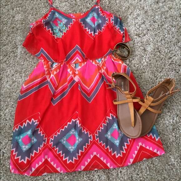 Dresses & Skirts - 🚫BUNDLED! HP!! 3/11🎉 Aztec print dress!!