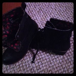NWOT Roxy Combat Boots