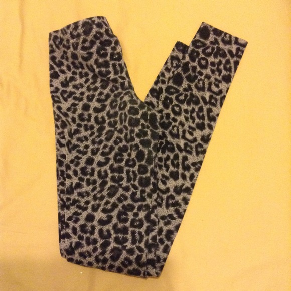 Cheetah print leggings