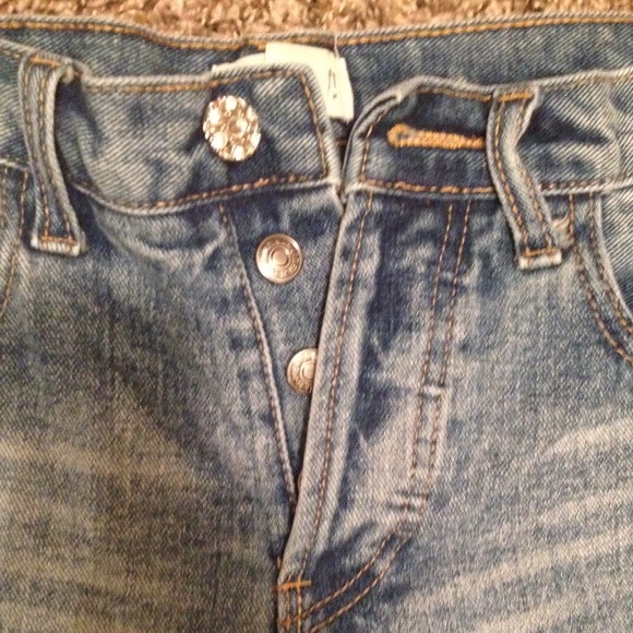 High waisted forever 21 denim shorts - Picture 2 of 4