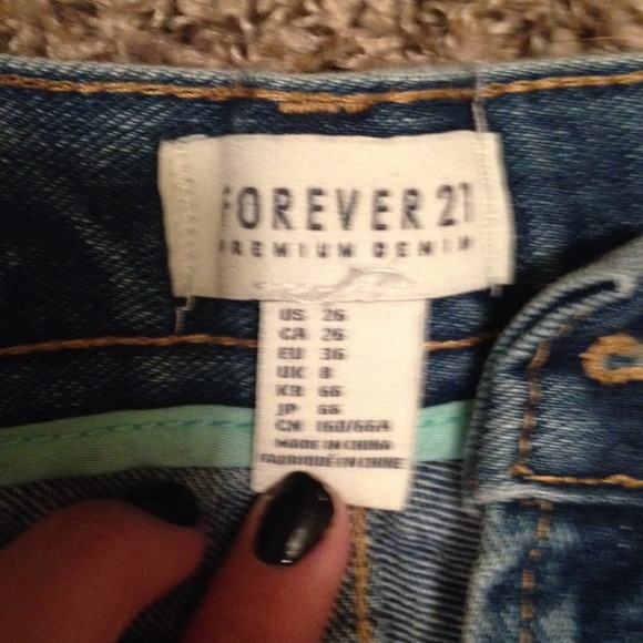 High waisted forever 21 denim shorts - Picture 3 of 4