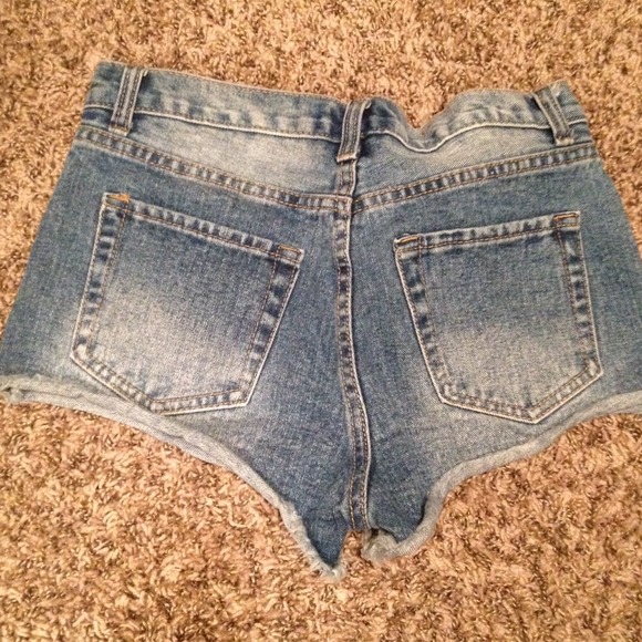 High waisted forever 21 denim shorts - Picture 4 of 4