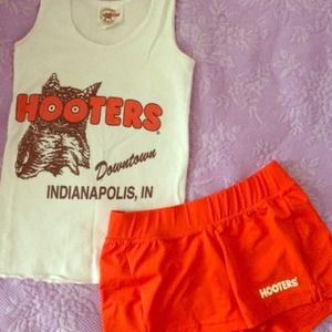 Hooters outfit