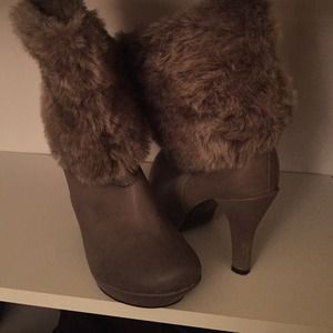 Fur heels