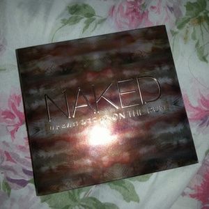 Naked on the run pallete