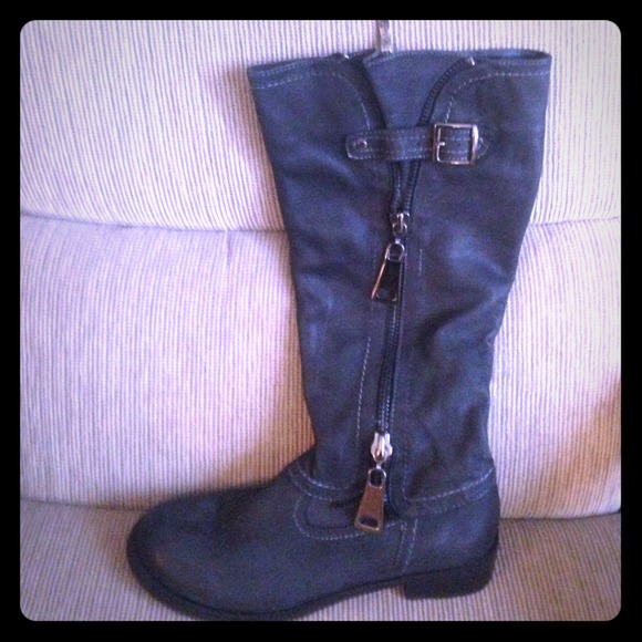 BOOTS!