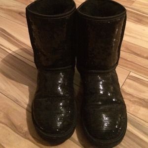 Black sparkly uggs