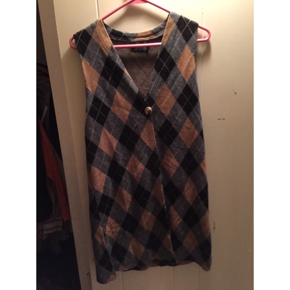 Argyle Sleeveless Cardigan/Shawl