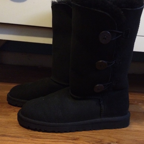 Black women's uggs