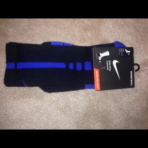 Nike mens socks. 1 pair. Black w/ blue stripe NWT.