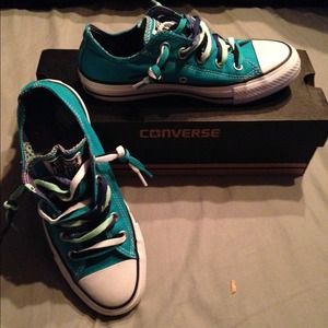 Like new! Super cute converse
