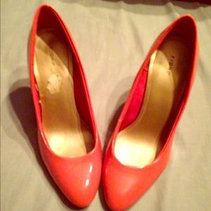 Coral high heels 7w