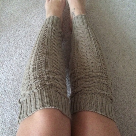 *SOLD ON VINTED* Tan leg warmers
