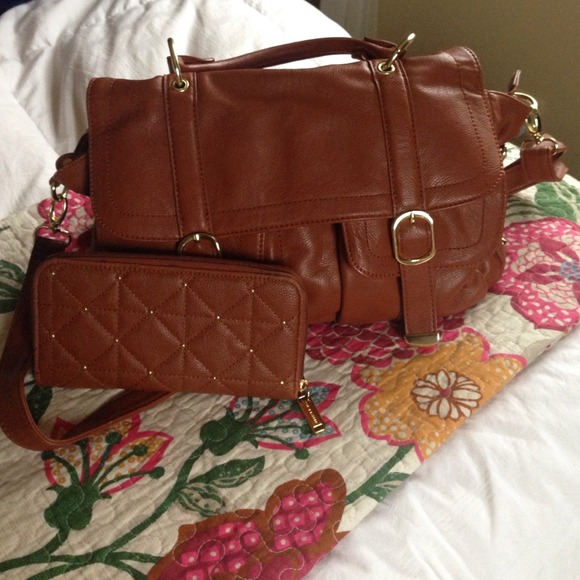 Steve Madden messenger bag with matching wallet