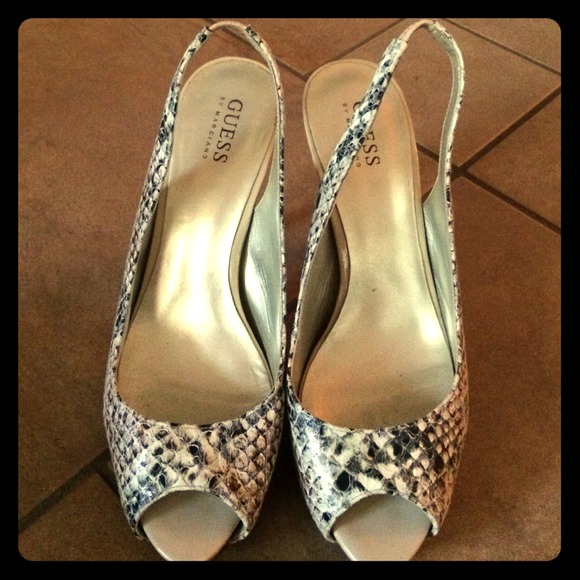 Guess by Marciano