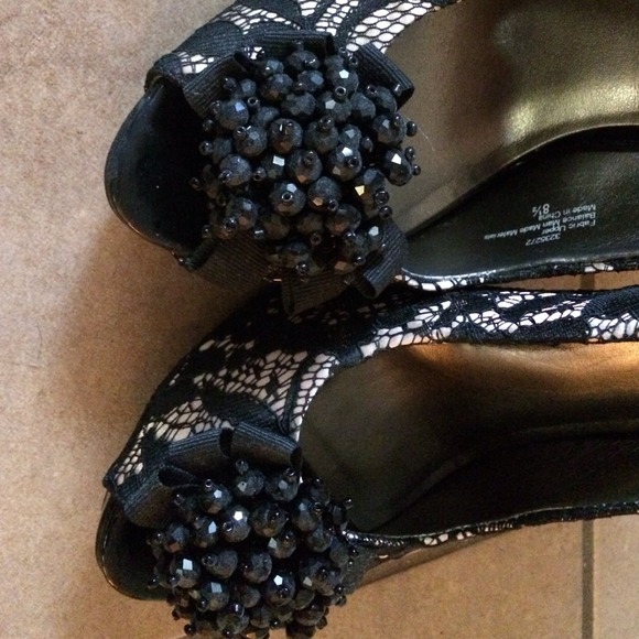 Laced heal - Picture 3 of 4