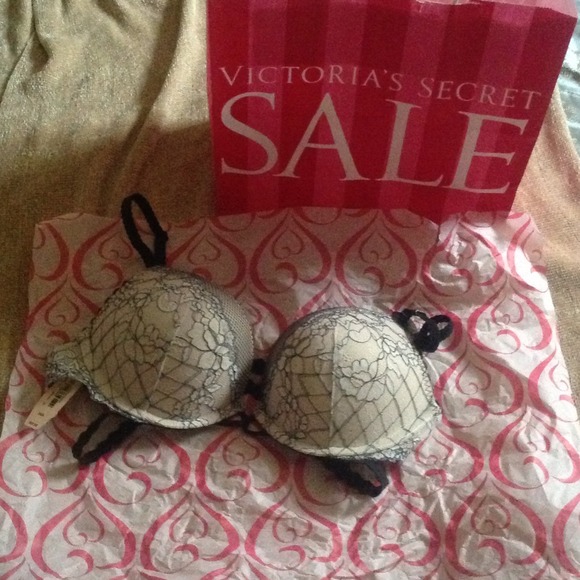 Victoria Secrets Bombshell