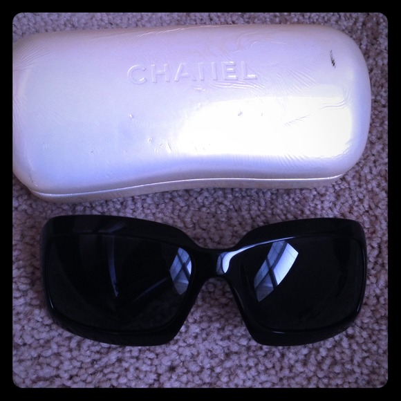 Authentic Chanel sunglases