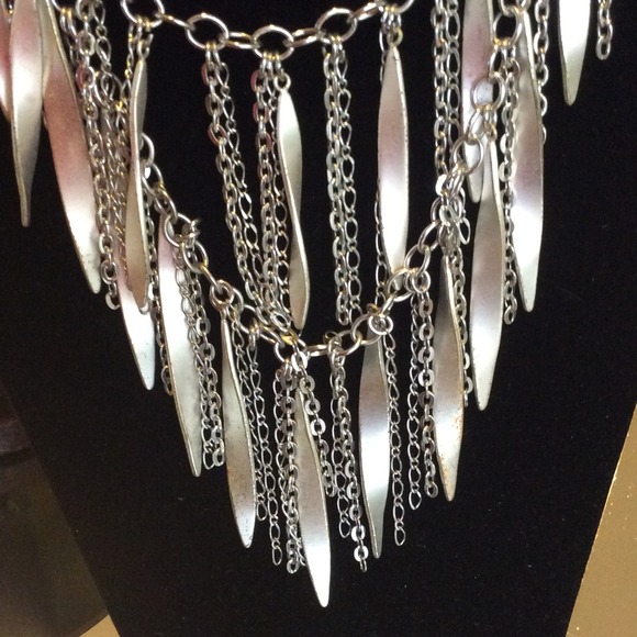 ‼️ᔕᗩᒪE ‼️🏁 Sexy Statement Necklace 🏁 - Picture 2 of 3