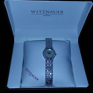 RESERVED for O2bamy25***Wittnauer crystal watch