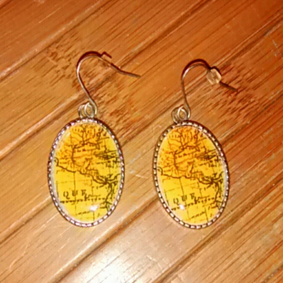 Earrings - Picture 1 of 3