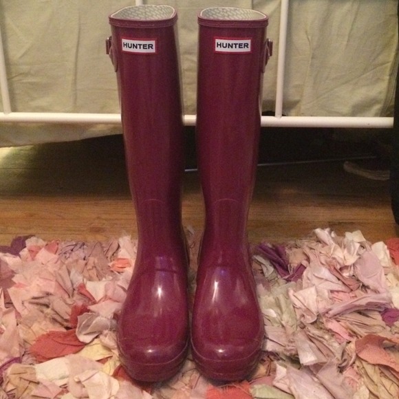 Hunter purple gloss rain boots