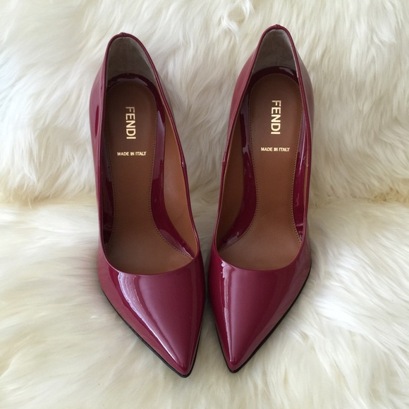 ๐ฅ๐๐2 HOUR SALE๐๐๐ฅFENDI classic pump - Picture 2 of 3