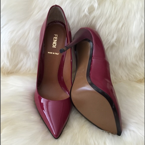 ๐ฅ๐๐2 HOUR SALE๐๐๐ฅFENDI classic pump - Picture 3 of 3