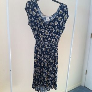 Stretchy hi-low daisy dress