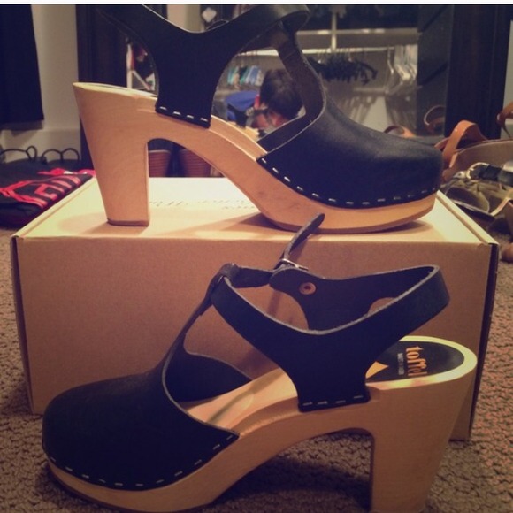 Swedish hasbeens size 8 clogs