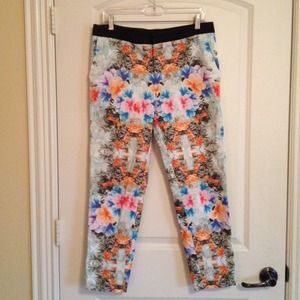 Zara floral capri pants