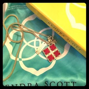 Kendra Scott maroon necklace