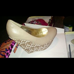 Wedged heel