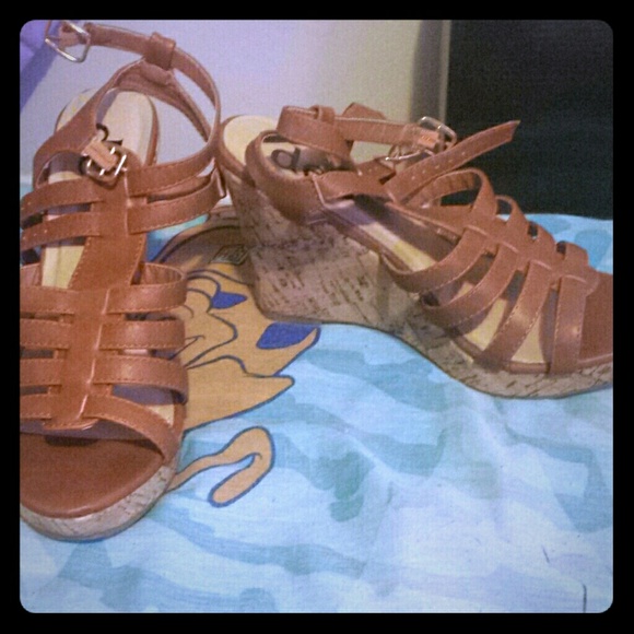 Tan wedges