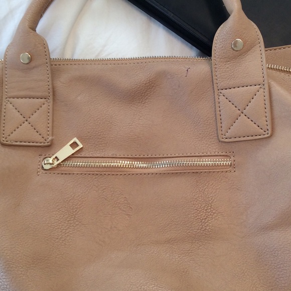 🔴SOLD🔴Nine West tan shoulder bag