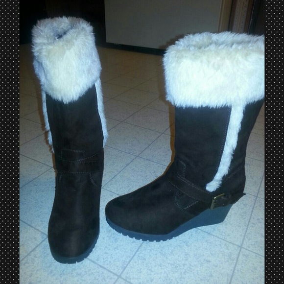 1hr special♥American Eagle fur lined boots
