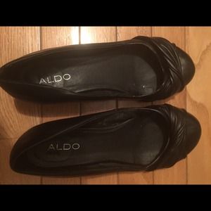 Adorable Aldo Black Flats