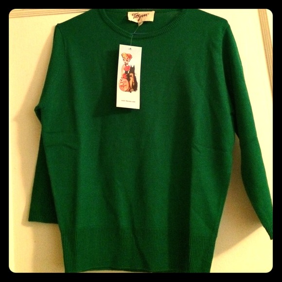 🚲 Cute green 3/4 sleeve sweater